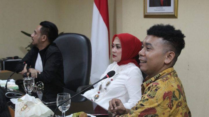 Billy Mambrasar: Ibu Widya Punya Energi Besar