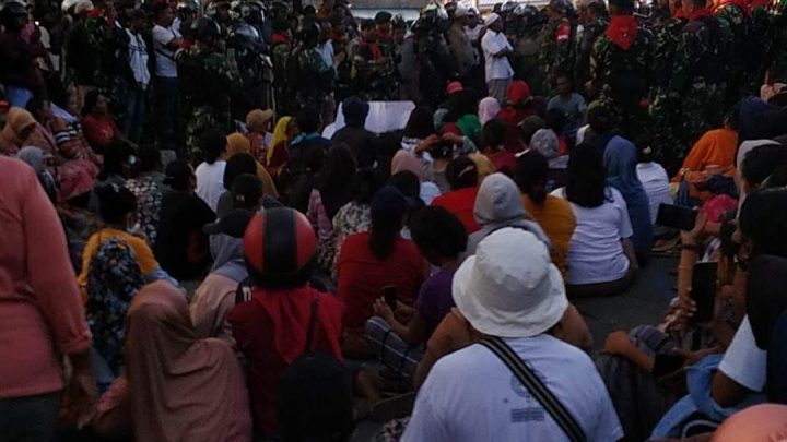 Tak Lelah, Ratusan Perempuan Kei Serukan Pesan ‘Damai’  di Tanah Evav