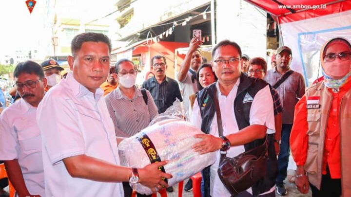 Kemensos Bantu korban Kebakaran Pasar Gambus