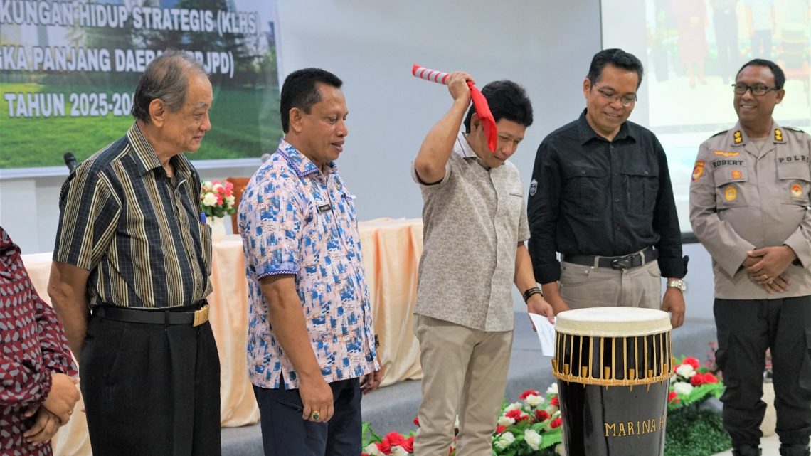 Sekda Maluku Buka uji Publik II Pembuatan Dokumen KLHS RPJPD Tahun 2025-2045