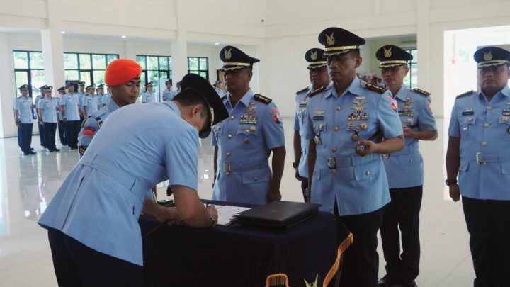 Pilot in Command” Lanud Pattimura Diserahterimakan