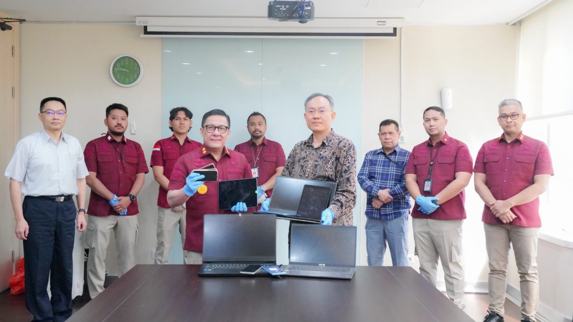 Ditjen Imigrasi Deportasi dan Cekal 13 WNA Asal Taiwan Pelaku Kejahatan Berat