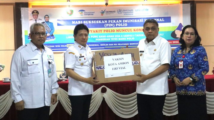 PJ.Wali kota Ambon Terima Vaksin Polio dari Pemprov Maluku