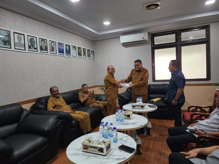 SK Pelantikan Sudah Ditangan, Tiga Pimpinan DPRD Kota Ambon Siap Dilantik 