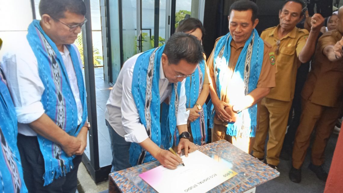 Karyawan Indosat Ooredoo Hutchison Dirikan Bangunan ECO untuk Sekolah di Ambon