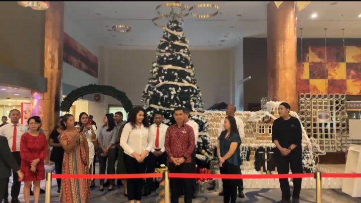 Swiss-Belhotel Ambon Sambut Sukacita Natal dengan Christmas Tree Lighting