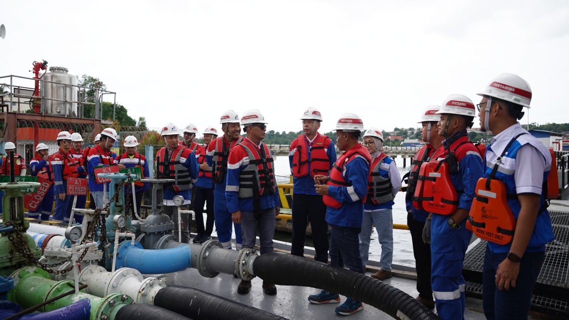 Pastikan Kelancaran Pasokan BBM, Komisaris Pertamina Lakukan Management Walkthrough
