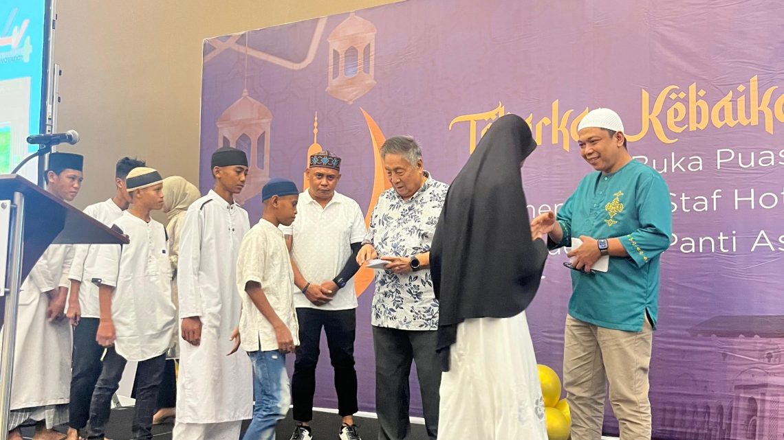 Hotel Santika Premiere Ambon Berbuka Puasa Bersama Anak- Anak Panti Yayasan Al-Madinah