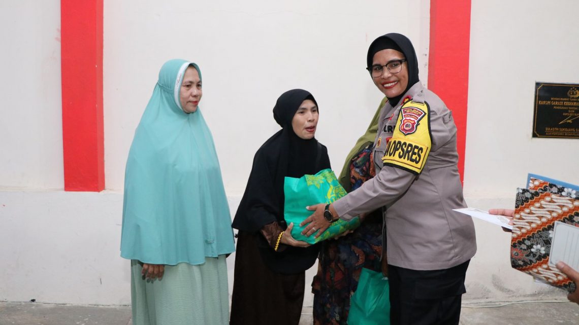 Polres Buru Gelar Buka Puasa dan Pembagian Santunan Bersama Kaum Dhuafa