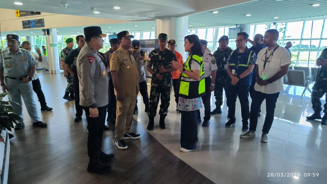 Wagub Maluku Tinjau Langsung Kesiapan Posko Angkutan Lebaran di Bandara Pattimura Ambon