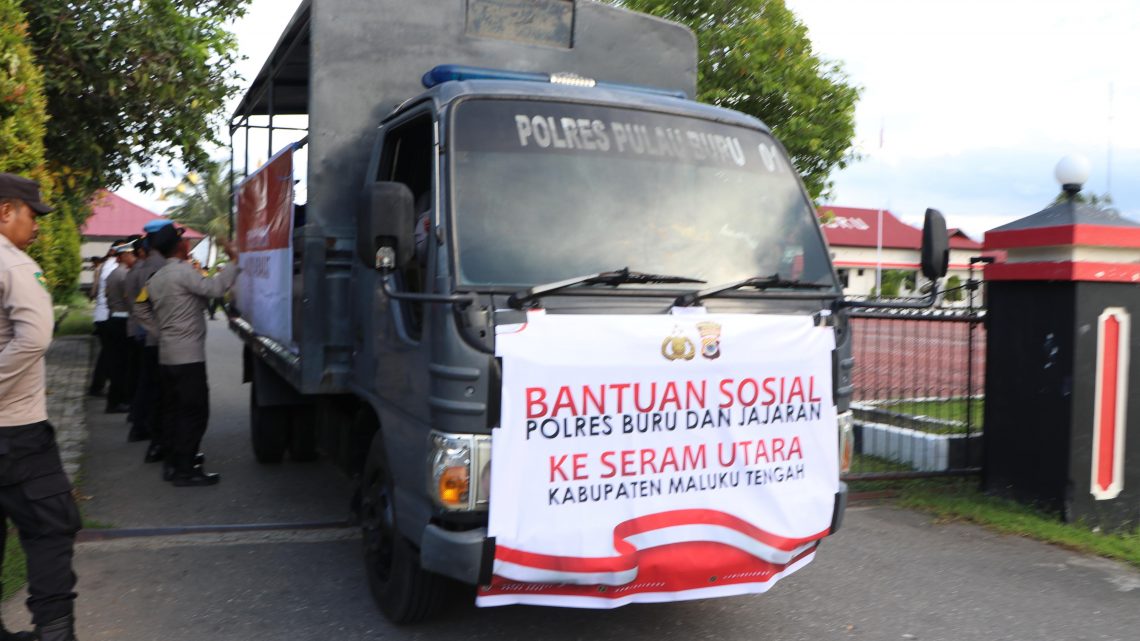 Waka Polres Buru Lepas Secara Simbolis Bantuan untuk Warga Seram Utara
