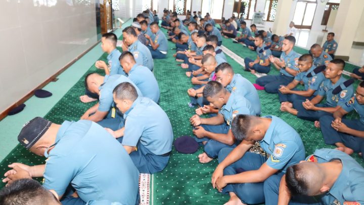 Kenang Hari Bhakti Hiu Kencana, Lantamal IX Gelar Doa Bersama