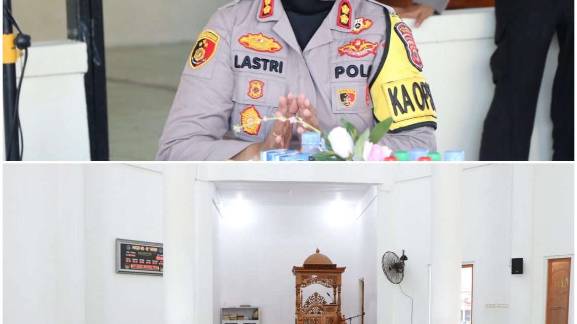 Kapolres Buru Laksanakan Sholat Idul Fitri 1446 H di Masjid Ar Riaayah