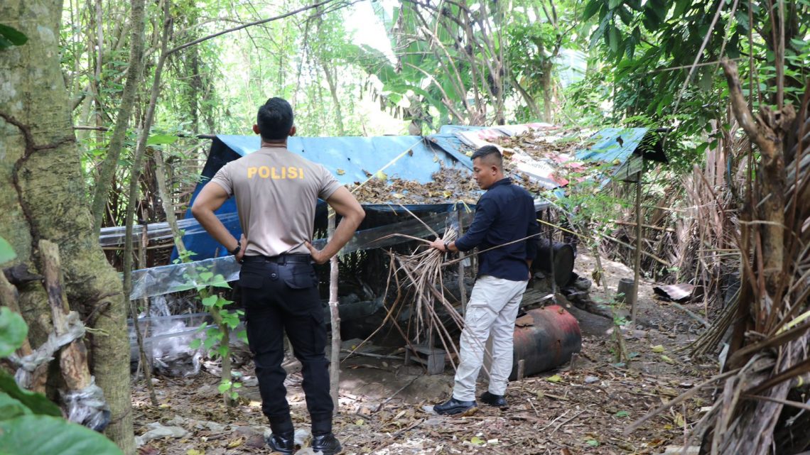 Operasi Pekat Salawaku 2025, Polisi Berhasil Amankan 135 Liter Sopi dan Sageru 