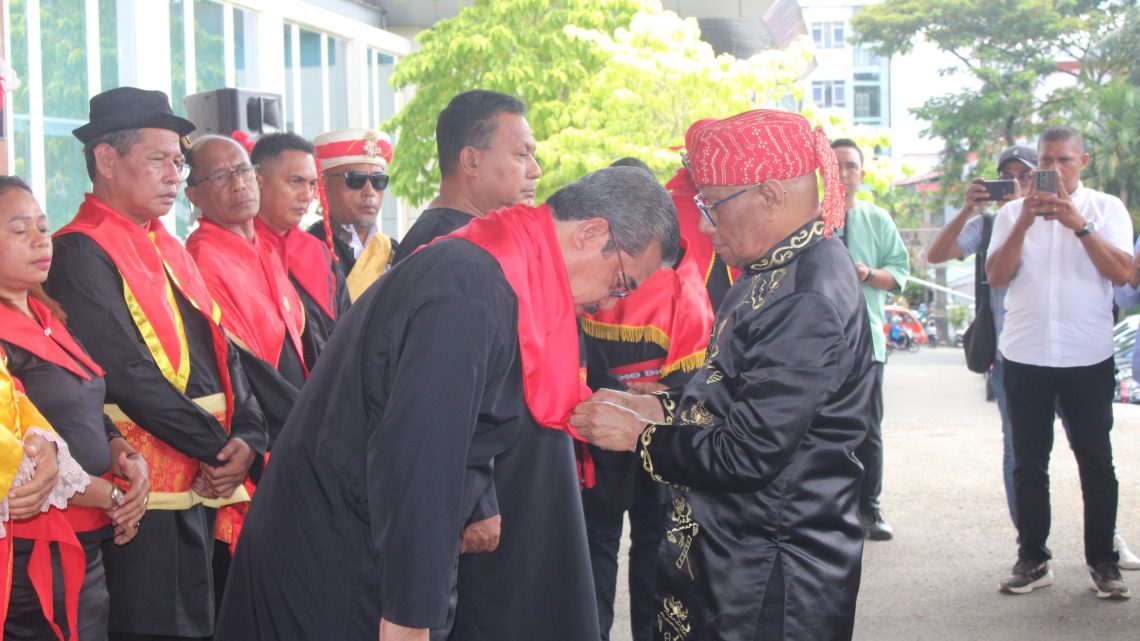 Gubernur dan Wagub Maluku Dikukuhkan Gelar Adat