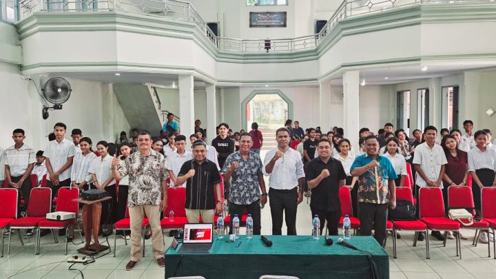 Jemaat Sumber Kasih- Kudamati Ikut Sosialisasi Literasi Digital