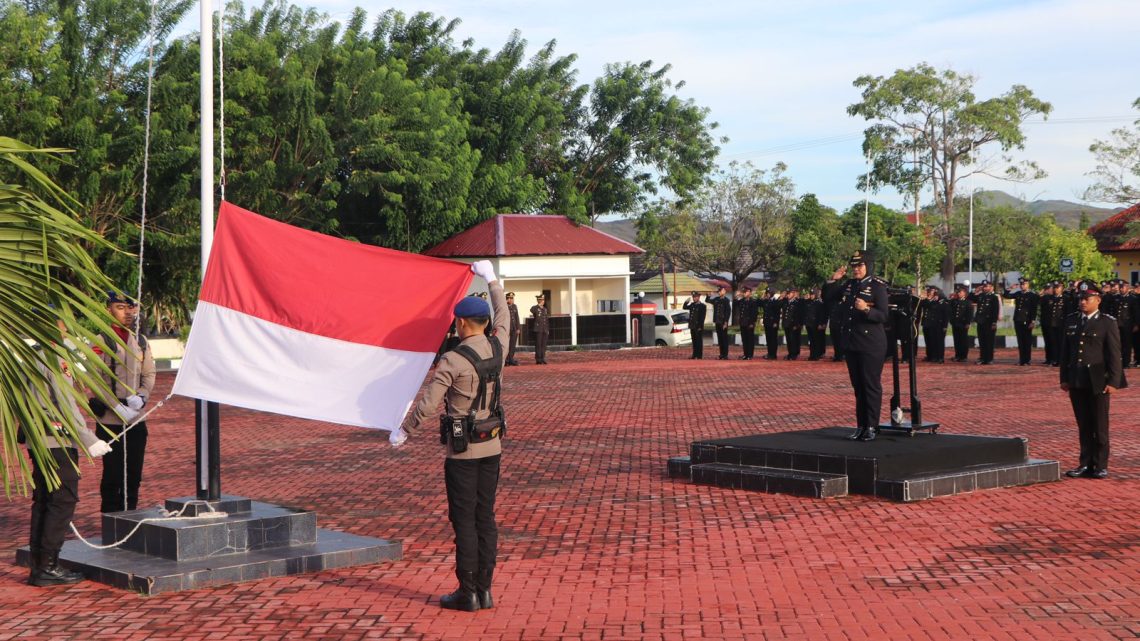 Kapolres Buru AKBP Sulastri Sukidjang Pimpin Upacara Peringatan Hari Lahir Pancasila