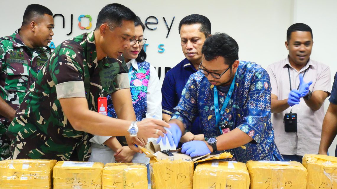 Upaya Pengiriman 33,5 Kg Cairan Berbahaya, digagalkan Pihak Bandara Pattimura Ambon