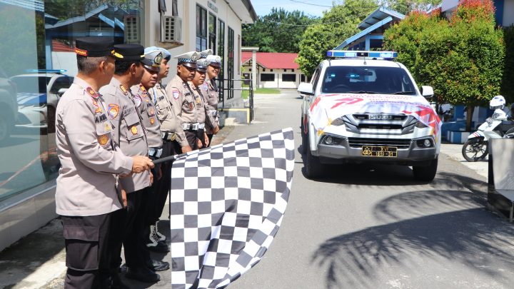 Waka Polres Buru Lepas Bantuan Bakti Sosial dalam Rangka Hari Bhayangkara ke-79