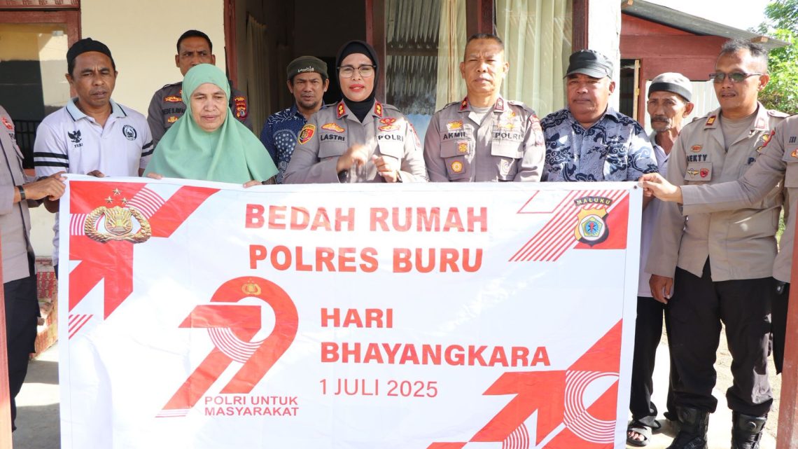 Kapolres Buru Tinjau Lokasi Bedah Rumah dan Air Bersih