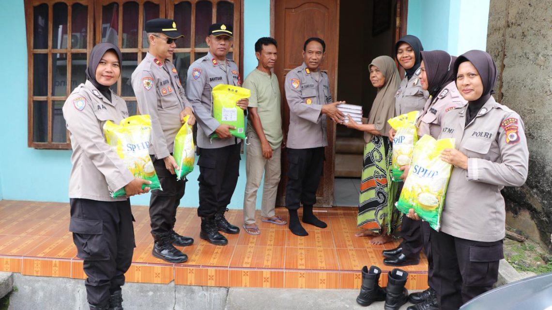 Pembagian Al-Quran Kapolres Buru Diikuti Sejumlah TPQ di desa Namlea