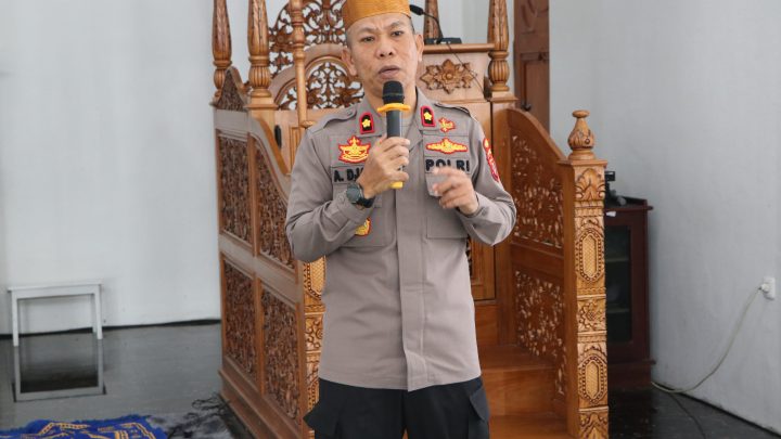 Peringati Maulid Nabi Muhammad SAW, Waka Polres Buru Bersama Personel dan Bhayangkari Gelar Acara di Masjid Ar-Riayah