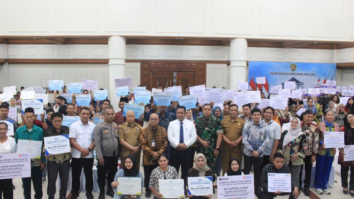 Wagub Maluku Luncurkan Akad Massal 800.000 UMKM
