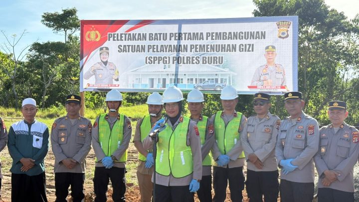 Kapolres Buru Letakkan Batu Pertama Pembangunan Gedung SPPG di Namlea