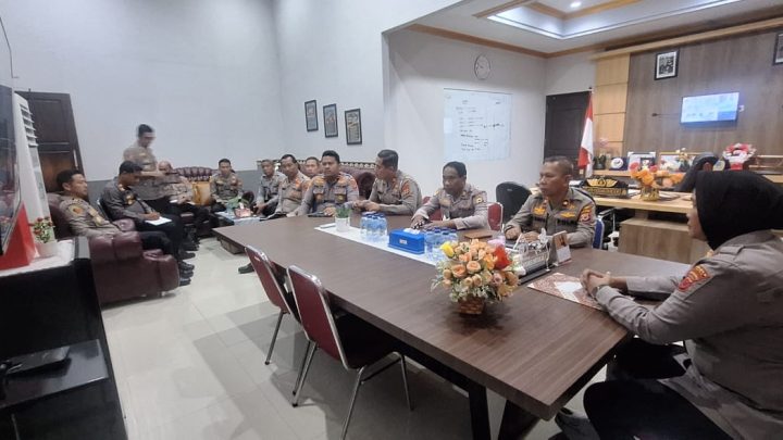 Kapolres Buru Pimpin Anev Gangguan Kamtibmas, Tekankan Peningkatan Kinerja dan Pelayanan Publik