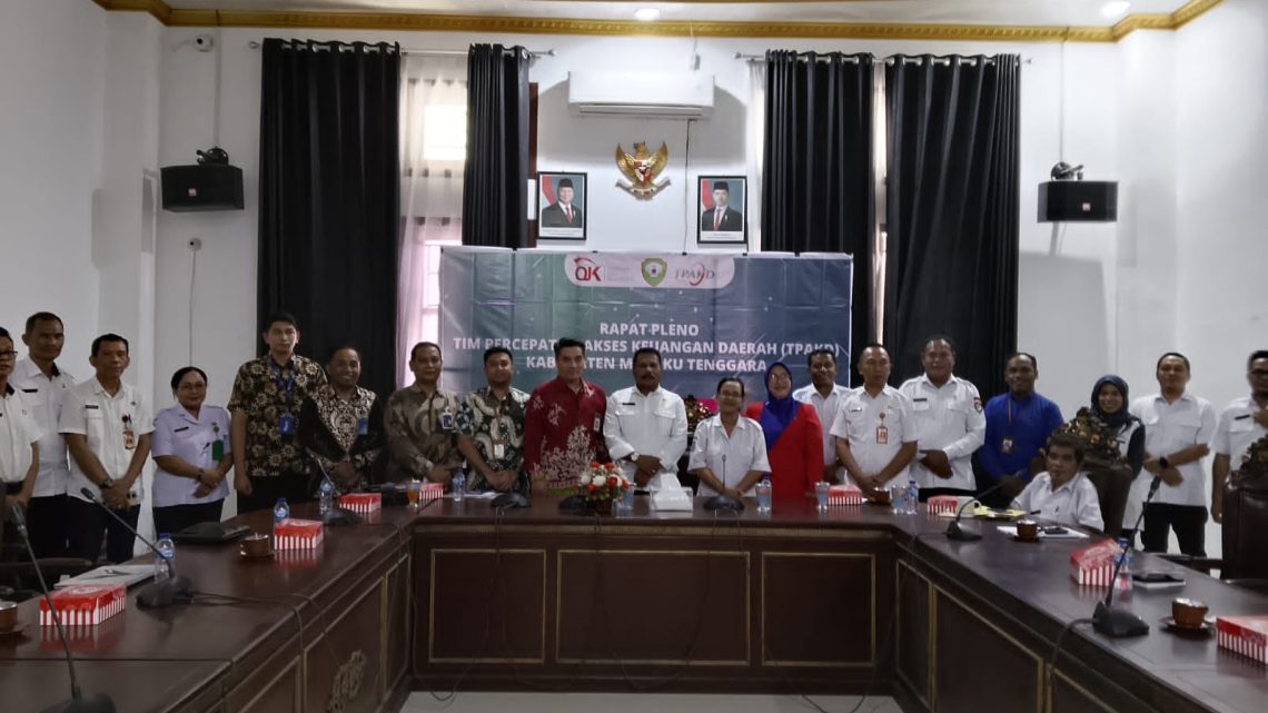 Bupati Malra Pimpin Rapat Pleno TPAKD