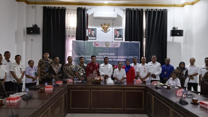 Bupati Malra Pimpin Rapat Pleno TPAKD