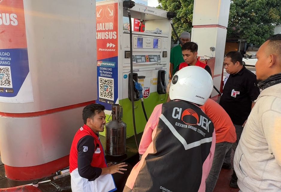 Andalan Ojek Online dan Taksi Online, SPBU Pertamina Jadi Tempat Isi Energi Sebelum Narik Lagi