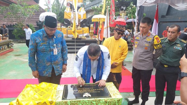 Gubernur Maluku Resmikan Prasasti Candi Bentar di Ambon