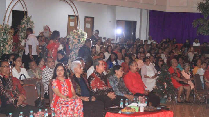 Gubernur Hadiri Perayaan Natal Keluarga Besar Nusahulawanno