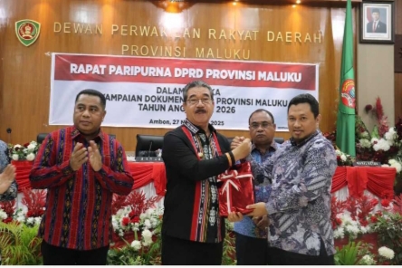 DPRD Maluku Resmi Terima RAPBD Maluku 2026