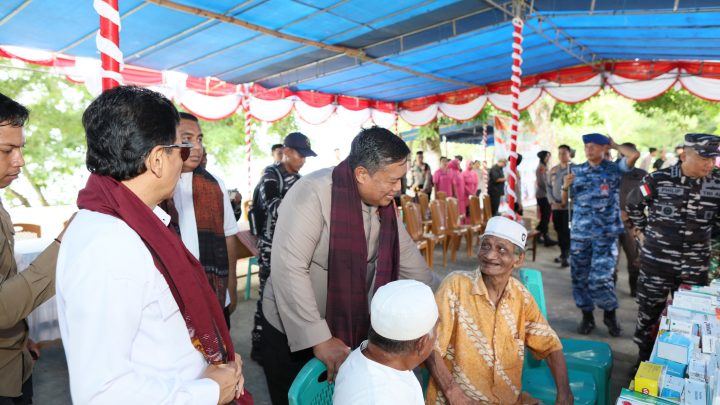 Ratusan Warga Negeri Kabauw Antusias Mengikuti Bhakti Kesehatan Polda Maluku