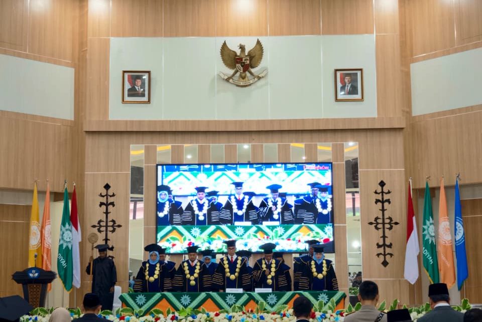 Gubernur Maluku Hadiri Wisuda Perdana Universitas Muhammadiyah Maluku
