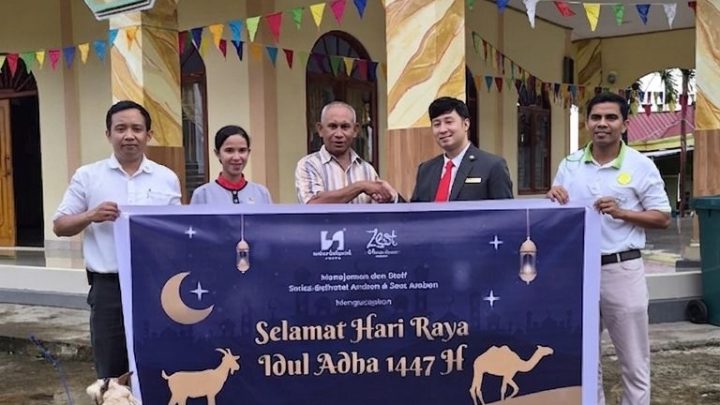 Swiss-Belhotel Ambon dan Zest Ambon Serahkan Bantuan Hewan Kurban Pada Dua Masjid