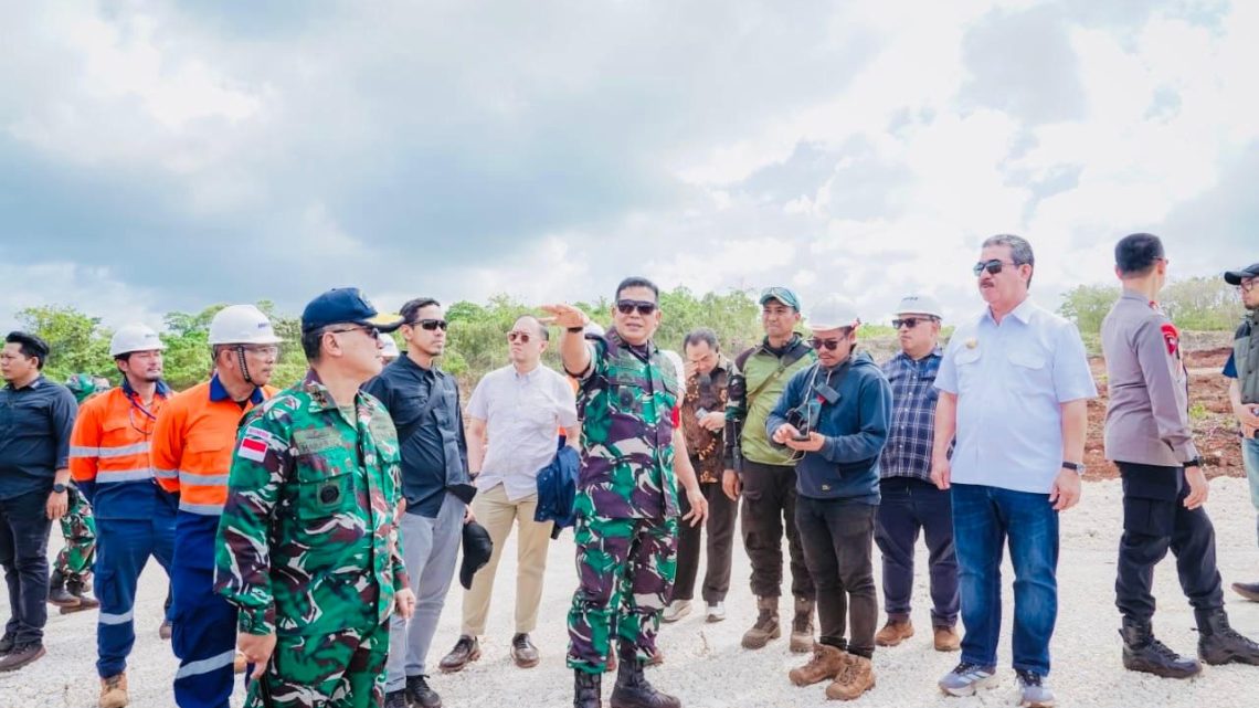 Sambut Kunker Presiden Pangdam Pattimura Percepat Pembangunan Heliped Lermatang   