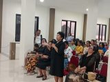 Reses di Lateri, Johan Lewerissa Tampung Aspirasi Perempuan soal Jalan Rusak dan Penerangan