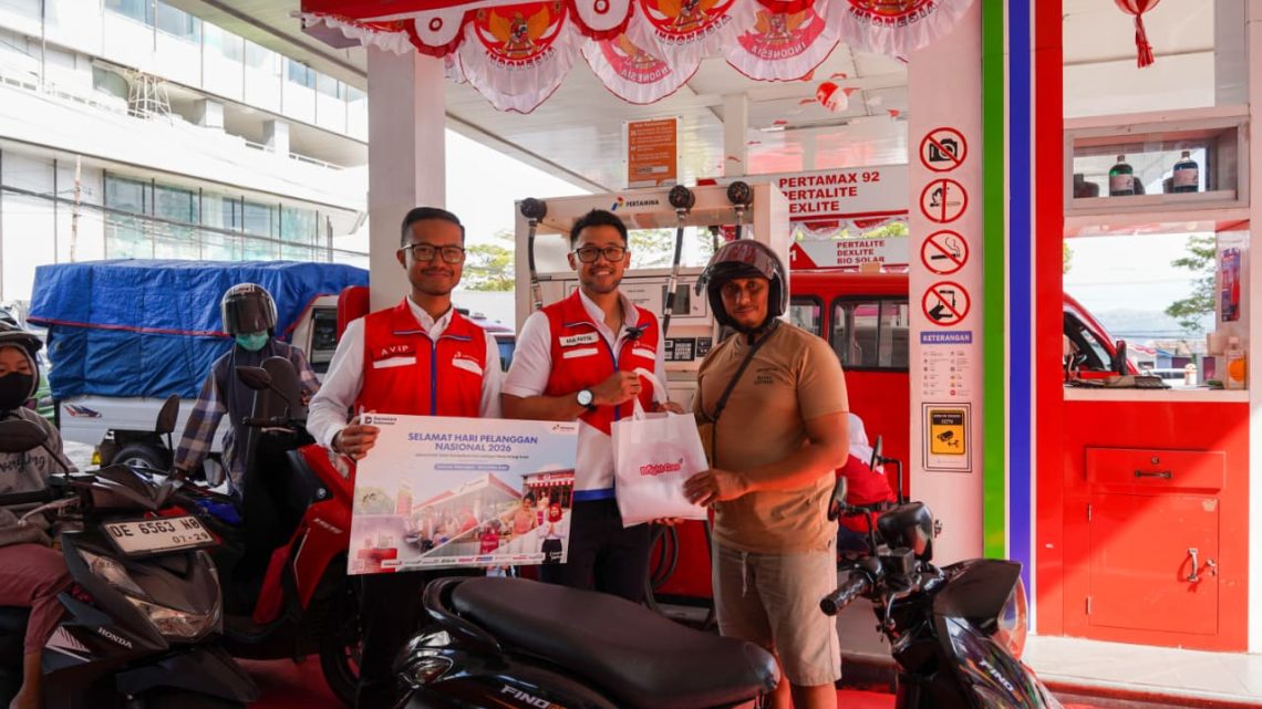 Pertamina Berbagi Senyum Pelanggan di Ujung Timur Nusantara