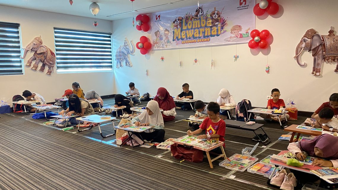 Zest Hotel Ambon Gelar Lomba Mewarnai Bareng Bernie