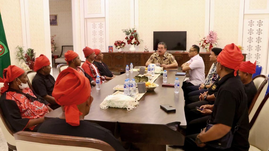 Hendrik Lewerissa Buka Ruang Dialog, Siap Dampingi Aspirasi Raja-Raja Negeri Penyangga Taman Nasional Manusela