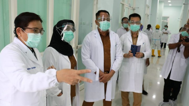 Gugus Tugas Maluku Tinjau Kesiapan Laboratorium Uji Mandiri Covid 19
