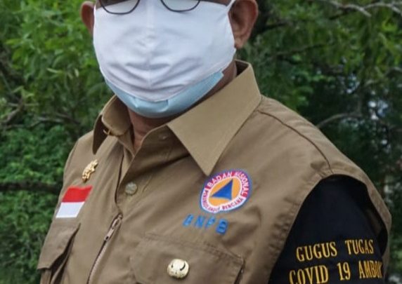 Walikota Ambon Terima Penghargaan BNPB