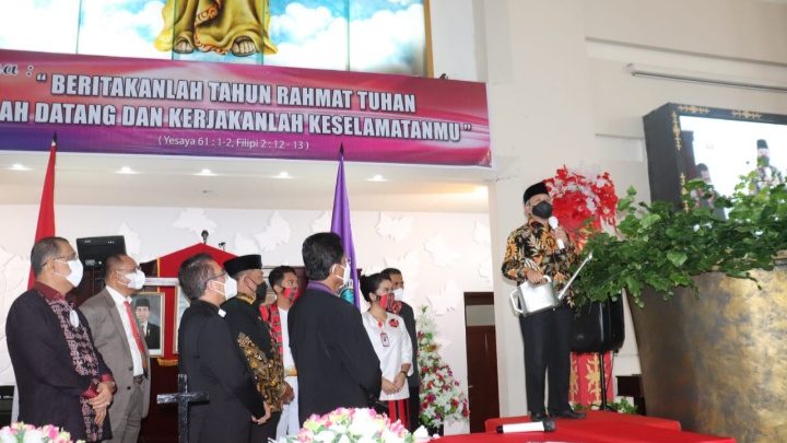 Didampingi Gubernur, Sekjen Kemenag Buka Sidang Sinode Gereja Protestan Maluku