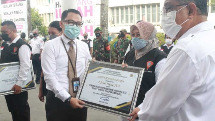 Lima Desa di kota Ambon Terima Penghargaan Penyalur DD Tercepat Tahun 2021