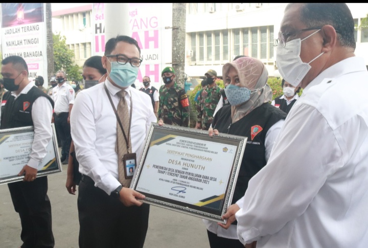 Lima Desa di kota Ambon Terima Penghargaan Penyalur DD Tercepat Tahun 2021