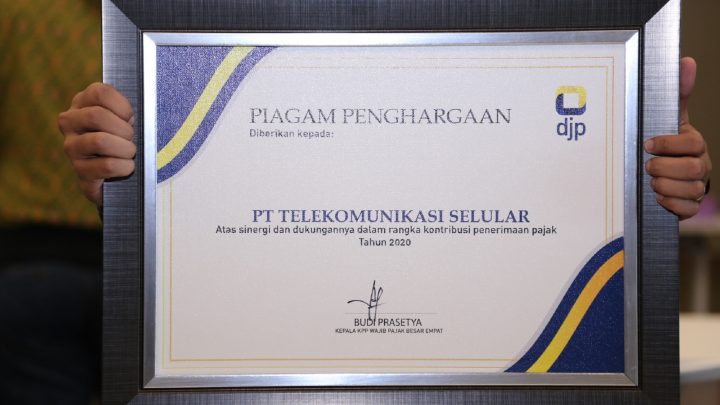 Sumbang Pajak Besar ke Negara, Telkomsel Raih Penghargaan KPP