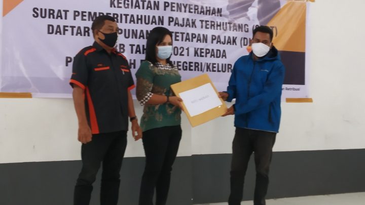 BPPRD Kota Ambon Serahkan 11.845 SPPT PBB di Negeri Batu Merah